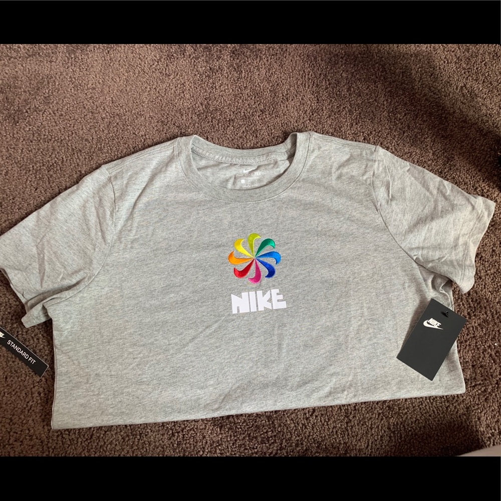 Nike Luminous Grey, Rainbow Wheeled T-Shirt 🌈